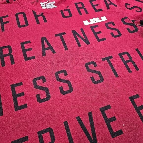 Nike LeBron James Strive For Greatness Tee Shirt AOP Black Crimson S Basketball - Picture 3 of 7